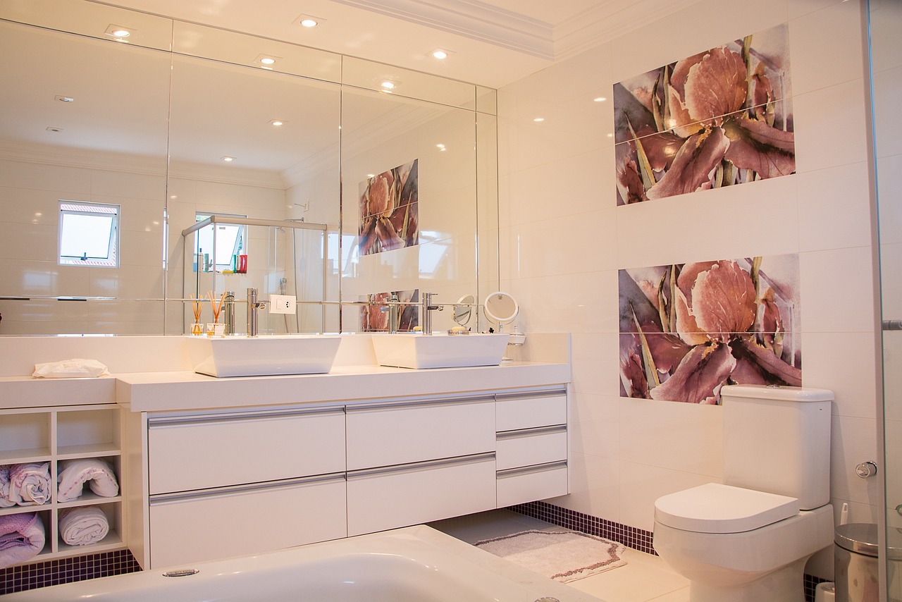 Odpowiednie oświetlenie w łazience – funkcjonalność i design